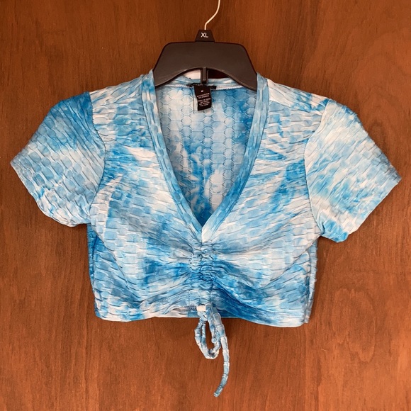 Rue21 Tops - 3/$12 Rue21 top Tie dye print honeycomb top w stretch & cinch string athleisure